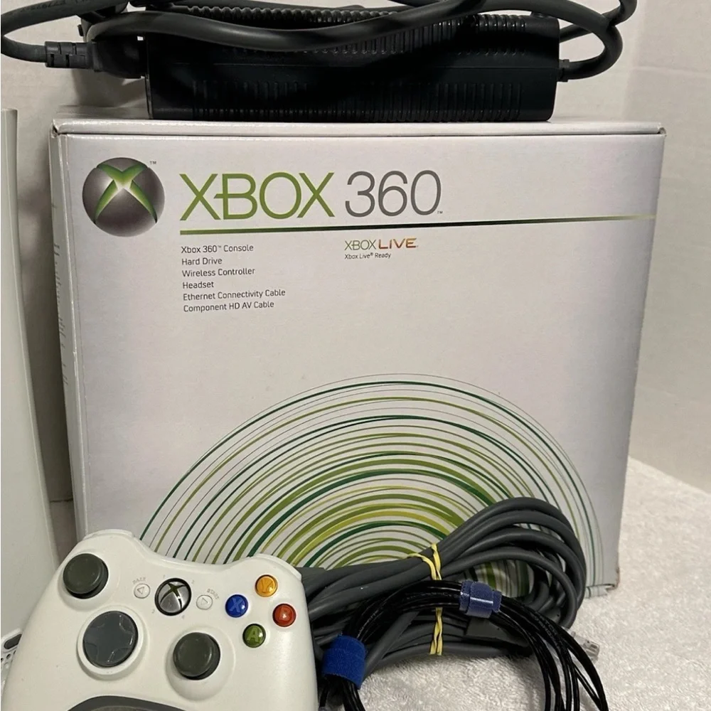 Xbox 360 Console Bundle with 6 games - White